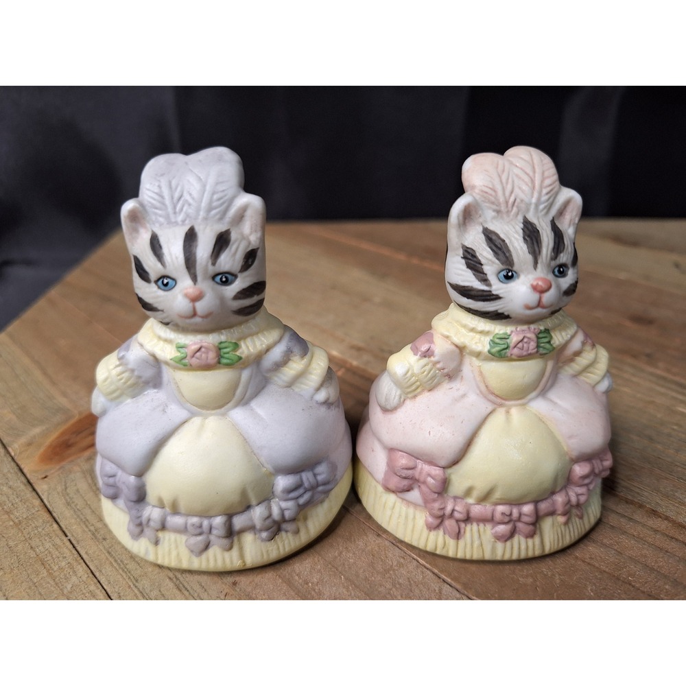 Vintage Kitty Cucumber‎ Cinderella Stepsisters Cat Salt and Pepper Shakers
